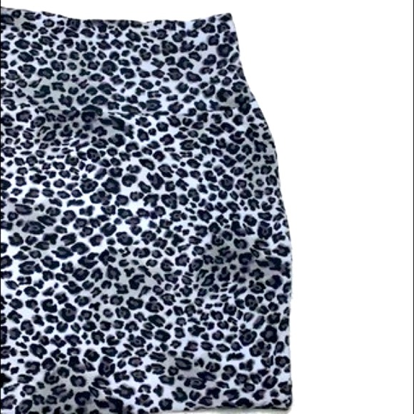 💋NWT 👠 Stretchy Cheetah Print Mini Skirt - Picture 5 of 6